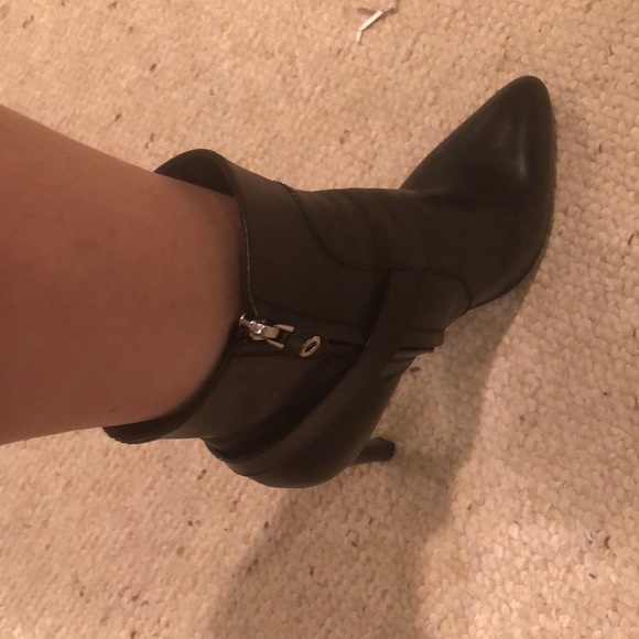 Louis Vuitton Black Heeled Booties Women's Size 38 in EUC- STUNNING! - Picture 12 of 12